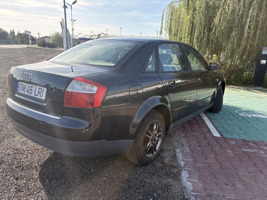 AUDI A4 0 — imagine 3