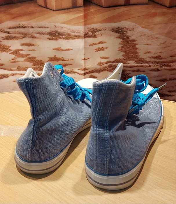 Продам новые кеды