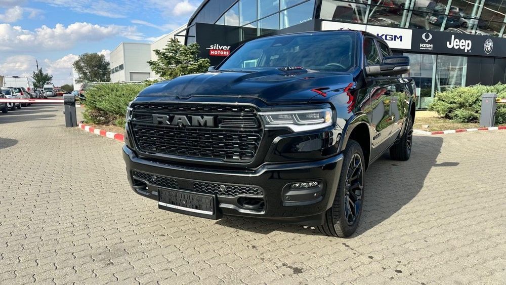 Dodge RAM RAM DT Crew Cab Limited Night 3.0L Hurricane I6 HO 540 CP A8 (MY 2025)