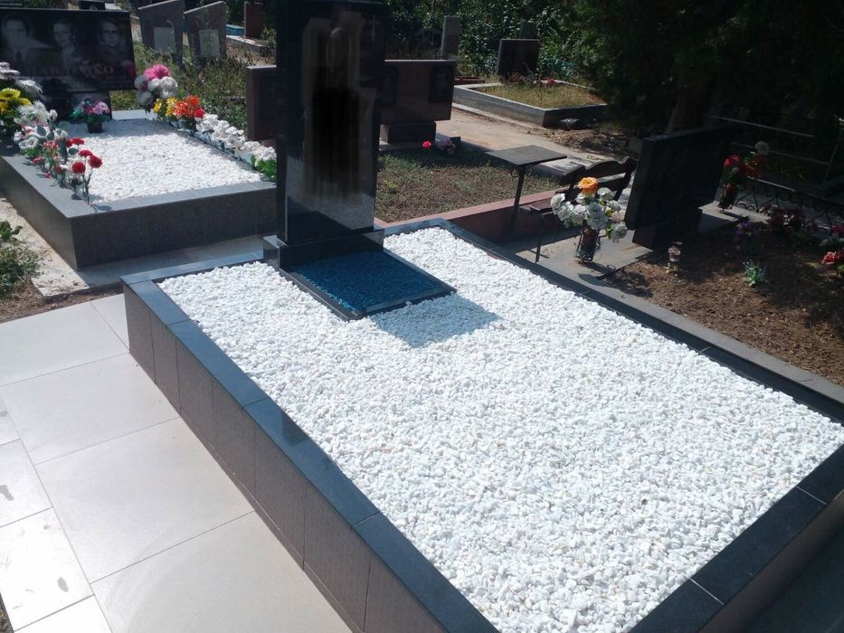 Оформление памятников мраморной крошкой