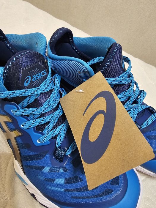 Продам кроссовки