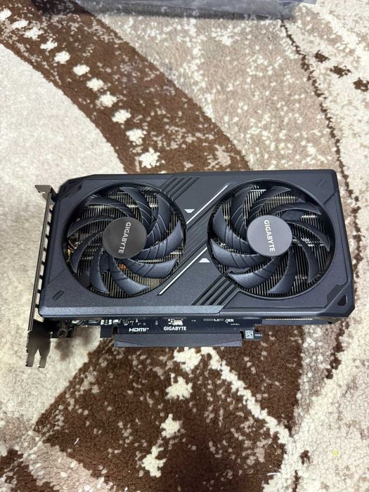 Placa video nvidia GeForce RTX 5060 8 gb GDDR7 noua