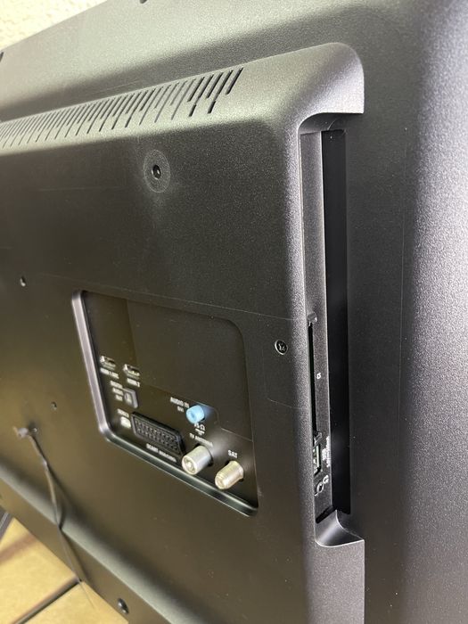 Телевизор Philips Full HD LED 32” - 32PFS4132