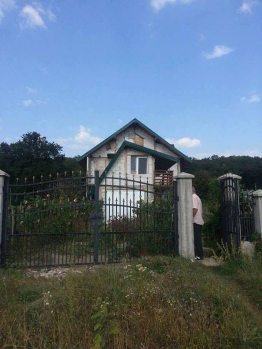 Casă la roșu + teren 1000 mp – Dobrovăț, Iași