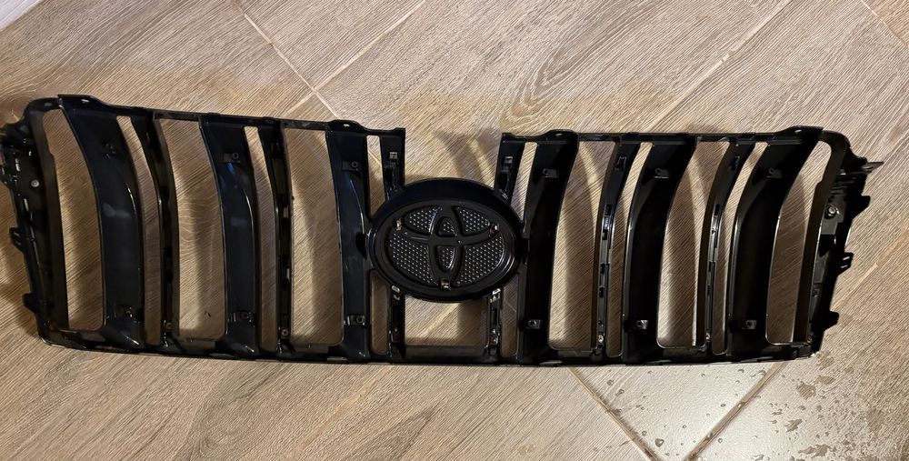 Решетка Радиатора PRADO 150