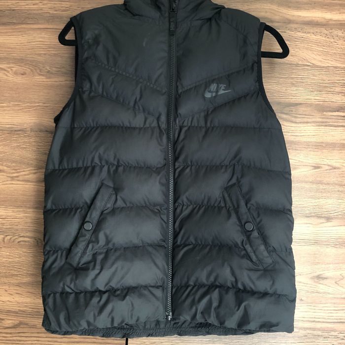 Vând vestă Nike original