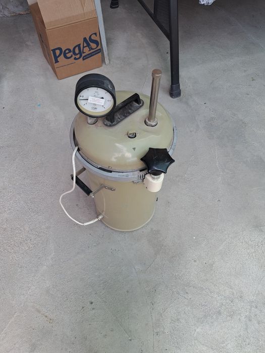 Автоклав 15 л б/у.