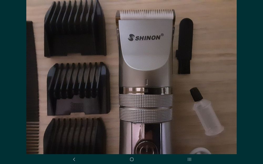 Беспроводная и мощная парикмахерская машинка с керамическими лезвиями!