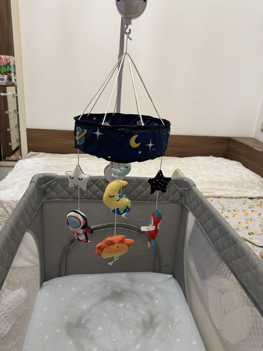 Музикална въртележка за легло Chipolino Космос