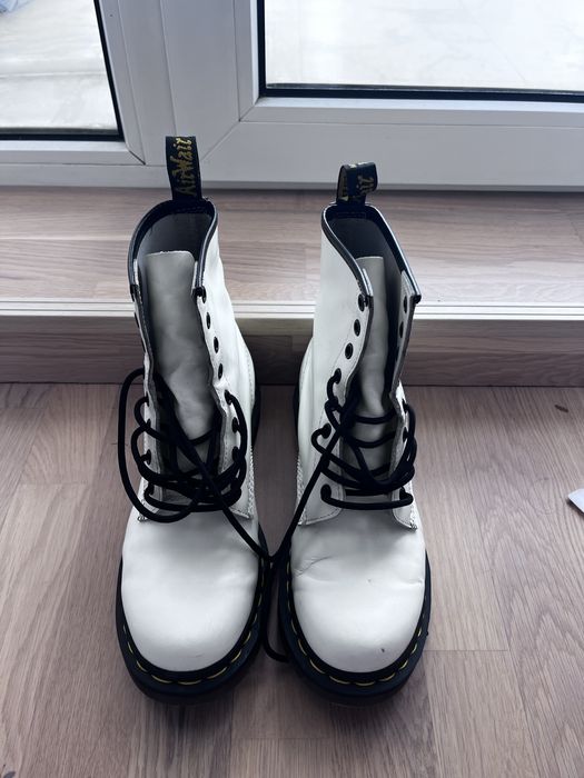 Dr. Martens 1460 White Smooth – почти нови!