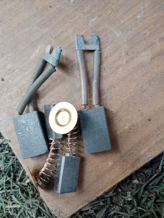 Щетки 2 шт размер 20.30.50.