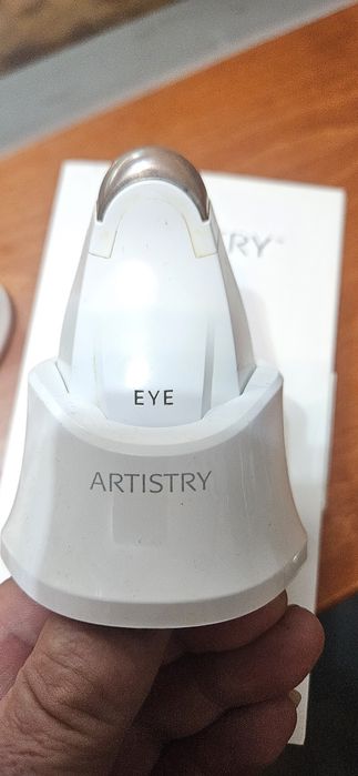 Ултразвуков масажьор за лице