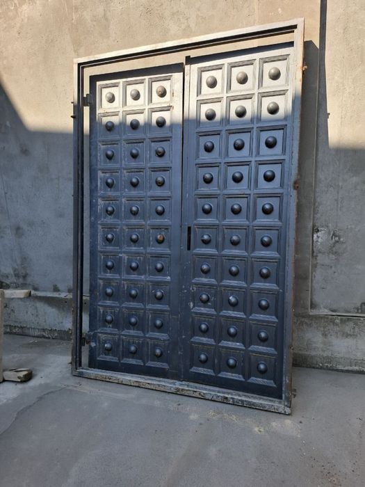 Temir Eshik sotiladi