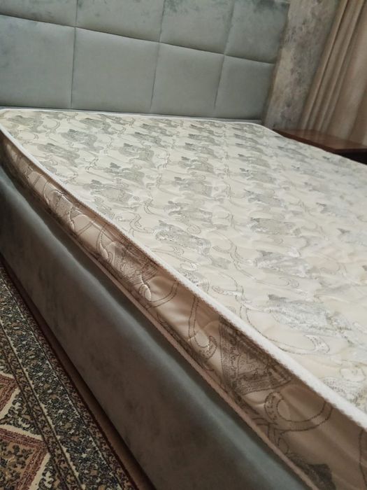 Продам матрас в хорошем состоянии