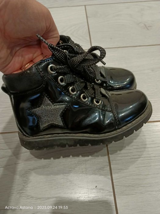 Ботинки на девочку