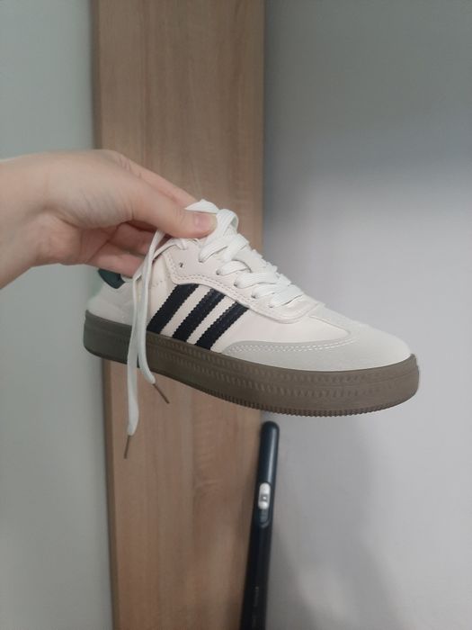 35 размер кроссовки модные