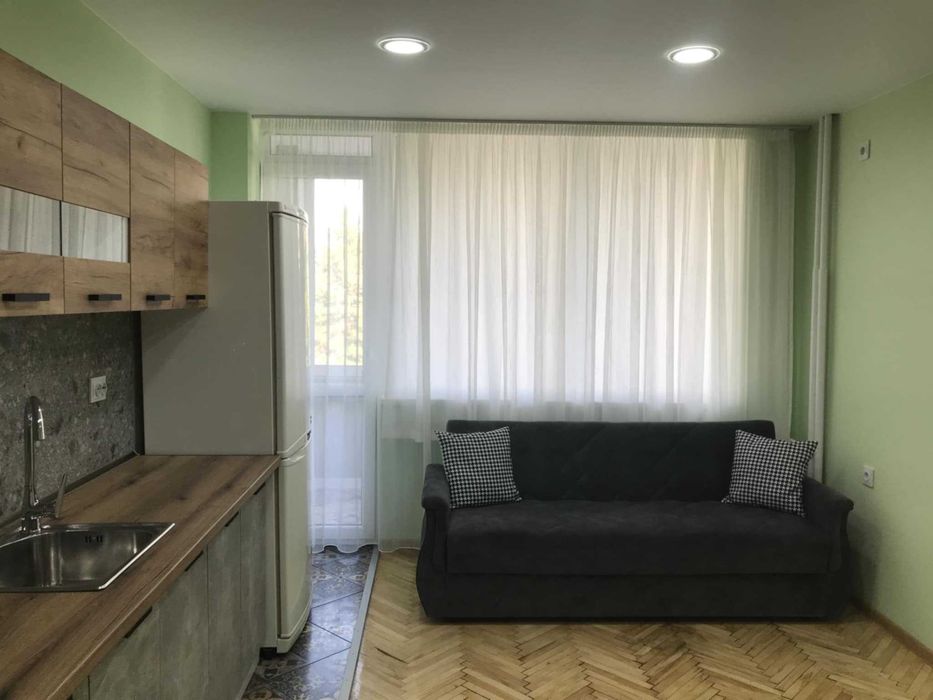 Дава се под наем Двустаен апартамент в Разград, Център - 50 кв.м за 306 € - Снимка #2