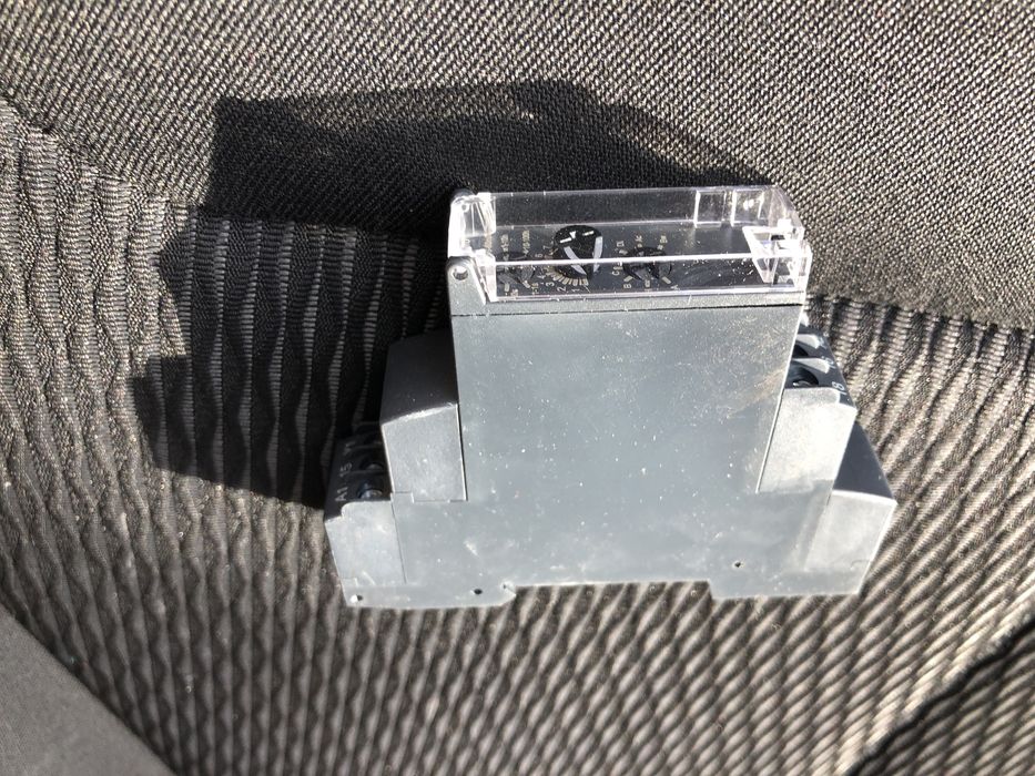 Relee de timp OmronOmron. H3DK-M1, Schneider ,Telemecanique etc.