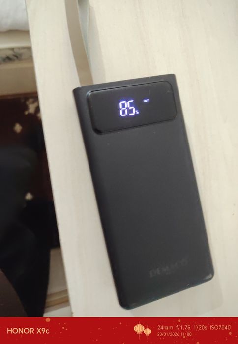 Powerbank holati yangi