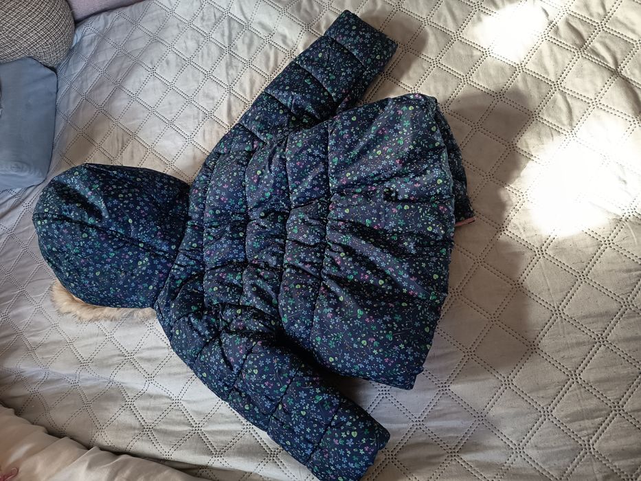 Vând geaca 80cm și combinezon iarna 92cm fetiță 40ron