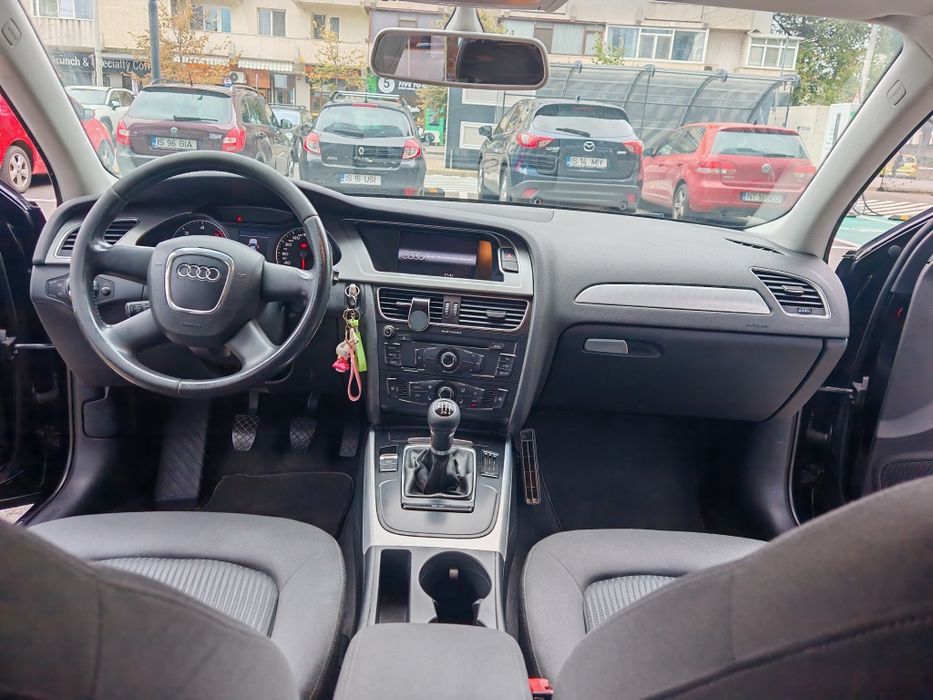 Vând AUDI A4 B8 2010