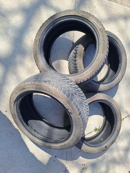 Anvelope iarnă Bridgestone 224/45/R17
