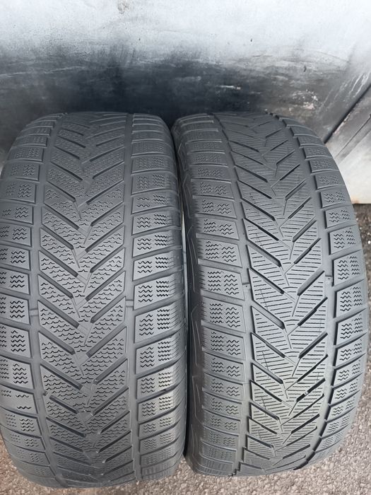 245/45/18 Vredestein