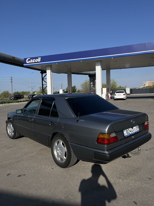 Mercedes Benz W124