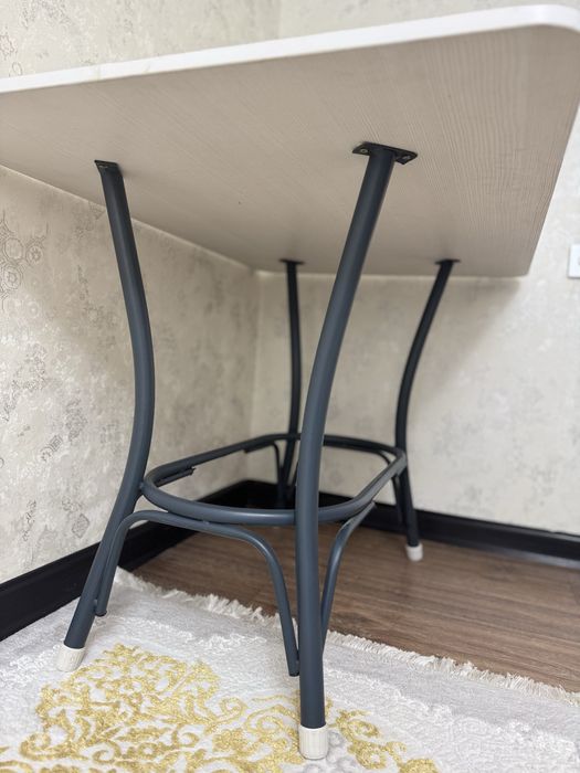 Продам стол самовывоз