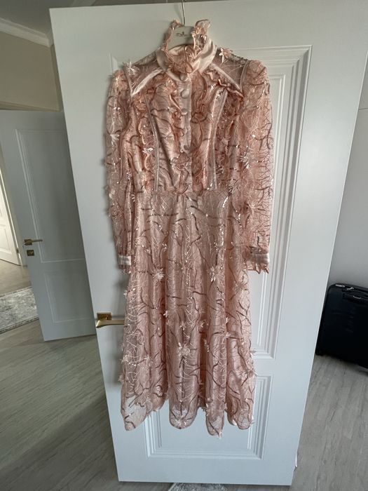 Вечернее женское платье