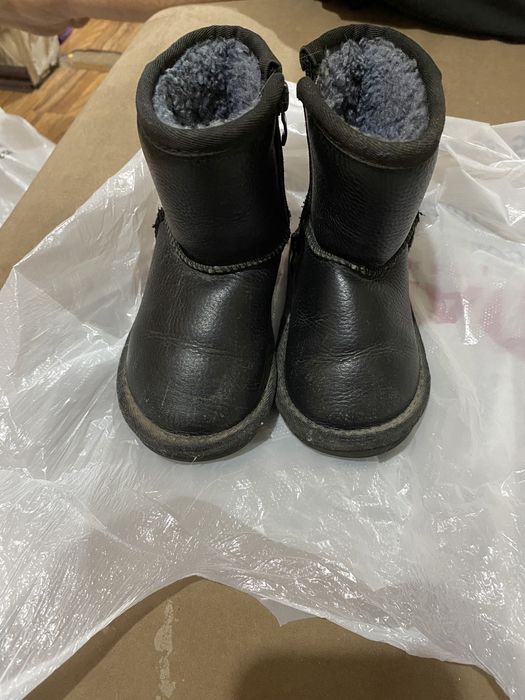 Продам обувь детскую