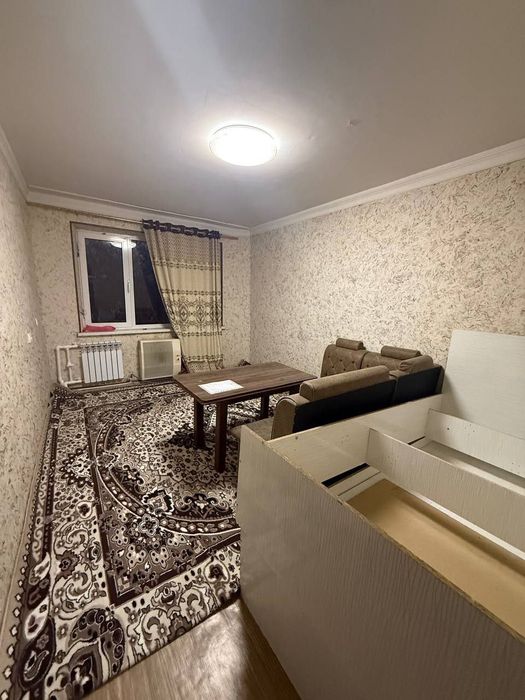 Продаётся 2/4/4 в микрорайоне