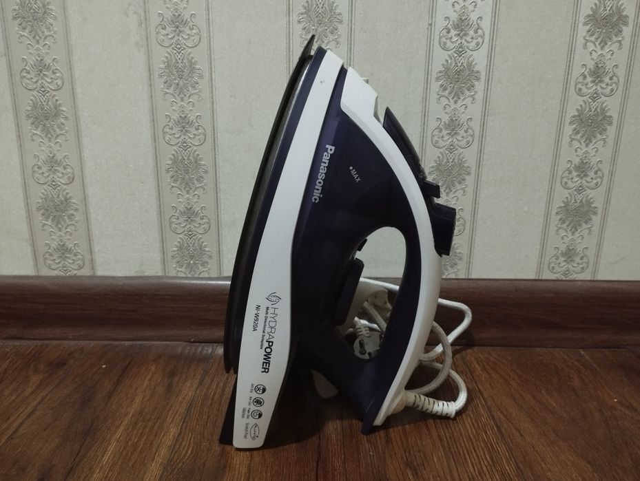 Паровой утюг Panasonic