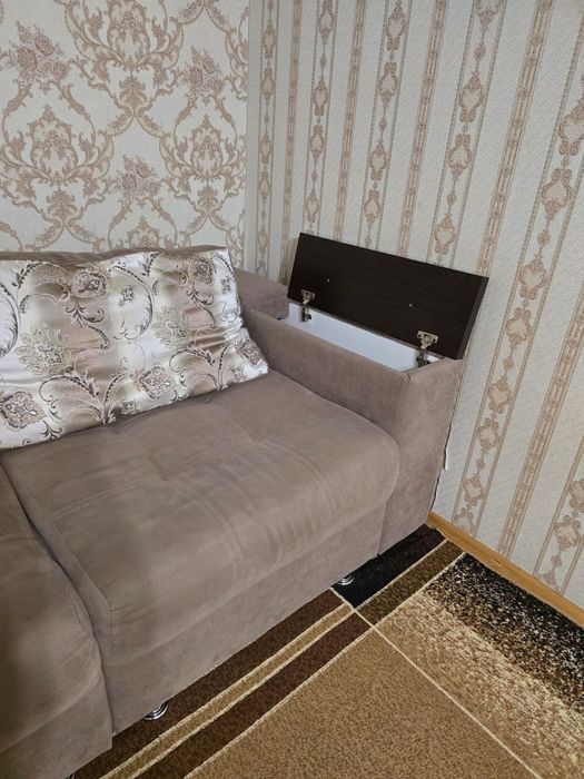 Продам б/у диван