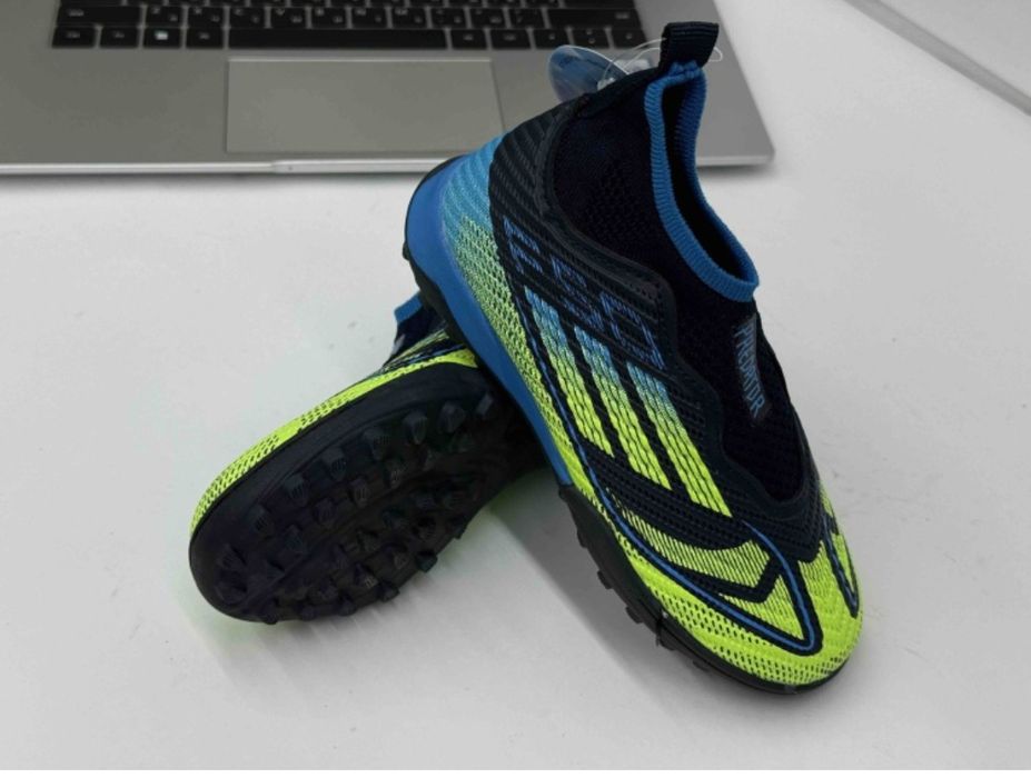 Футбольная форма и обувь