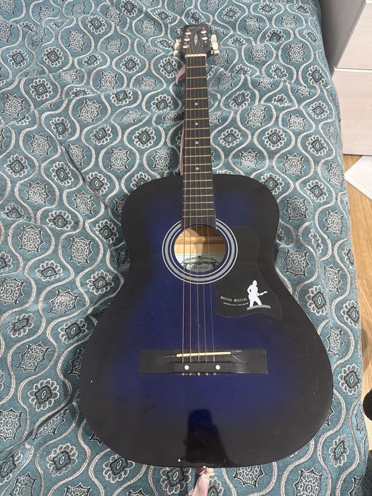 гитара б/у в нормальном состояний