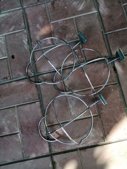 Подставки для головных уборов.