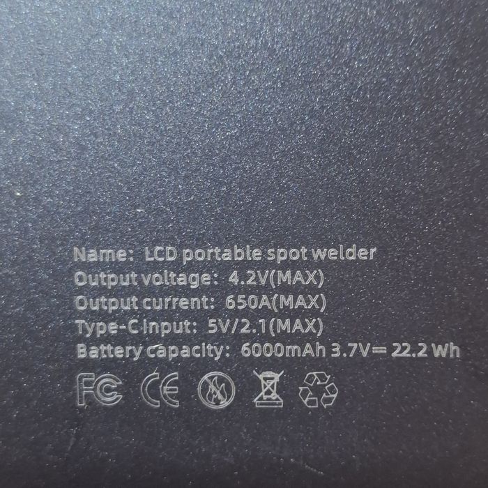 Aparat de sudura în puncte portabil