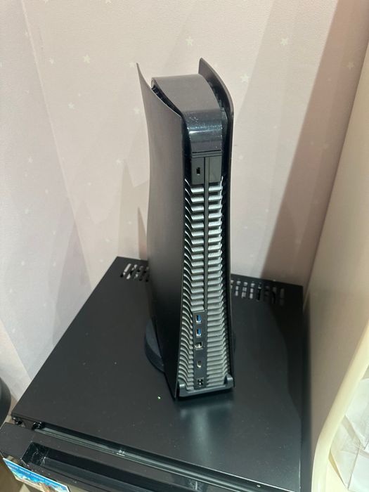 PS5 с дисководом + 2 джойстика