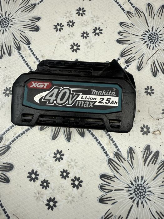 Makita Акумулаторна батерия BL4025, XGT, 40 V, 2.5 Ah