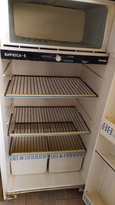 Продаю холодильник Бирюса