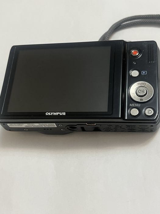 Olympus D-720 14 Mpx 10x zoom optic , metalic, foarte bun