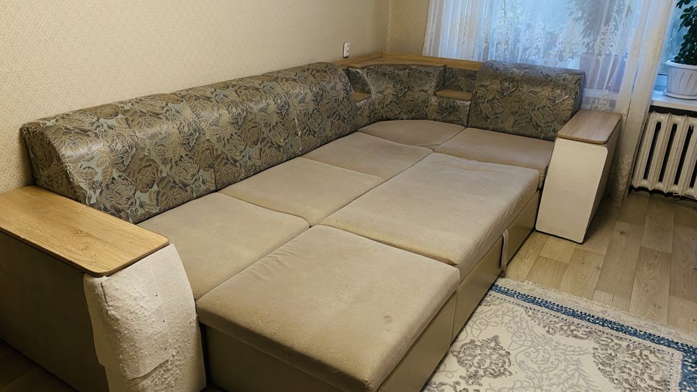 Продам большой диван