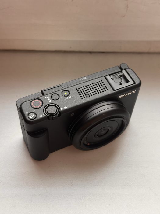 Sony-zv 1f почти новый