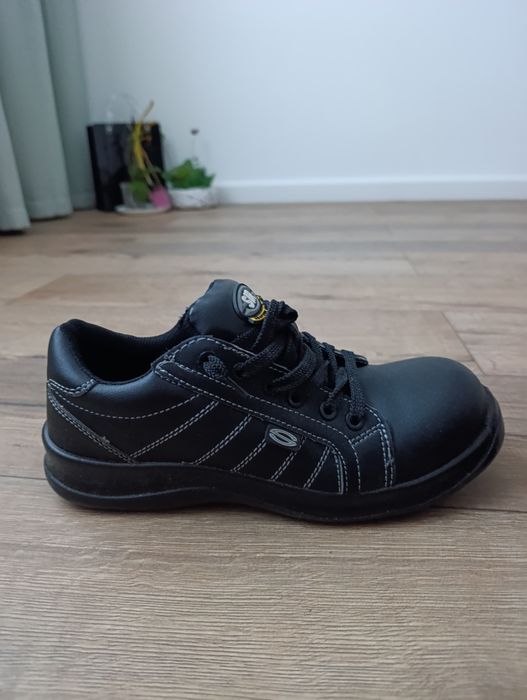 Pantof jos cu protecție