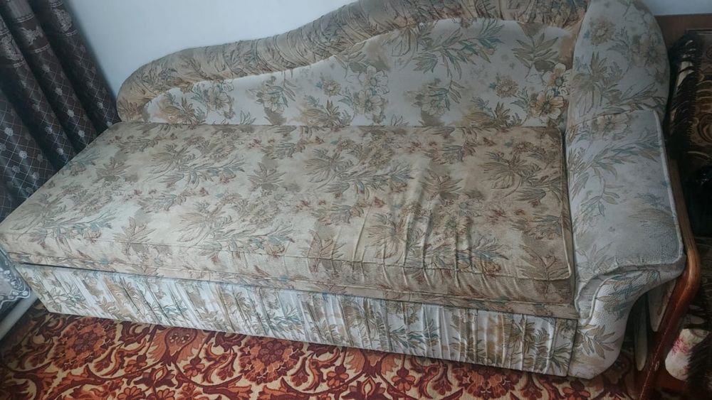 Диваны, тумба под телевизор, стенка