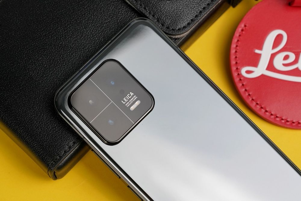 Продается Xiaomi 13 ( 12/256 ) состояние хорошее