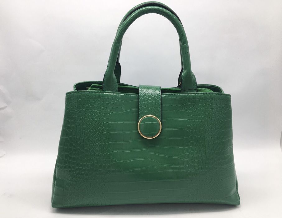 Зелена чанта от кроксова кожа, с три самостоятелни прегради, нова