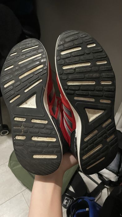 Прдам adidas feather