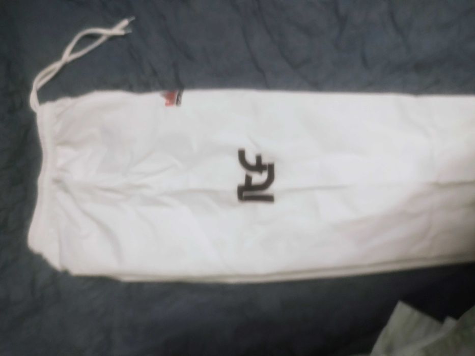 Добок за таекуондо с колан 40 лв